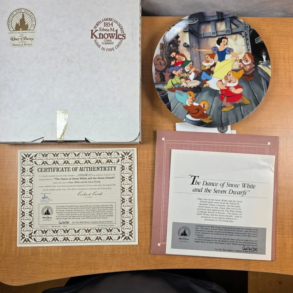 The Dance of Snow White and the Seven Dwarfs Disney 8.5
